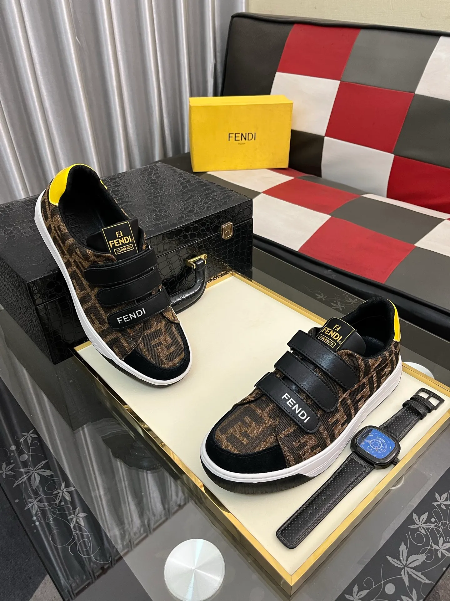 Men's Men's Shoes💰420⌚️⌚️[Fendi] Fendi's latest casual shoes for men! Available at counters simultaneously! A one-to-one replica of the original. The interior is made of top-grade sheepskin, and the original factory-supplied rubber outsole is used. Leading new fashion concepts. Matching code: 38-443️⃣Colors available
